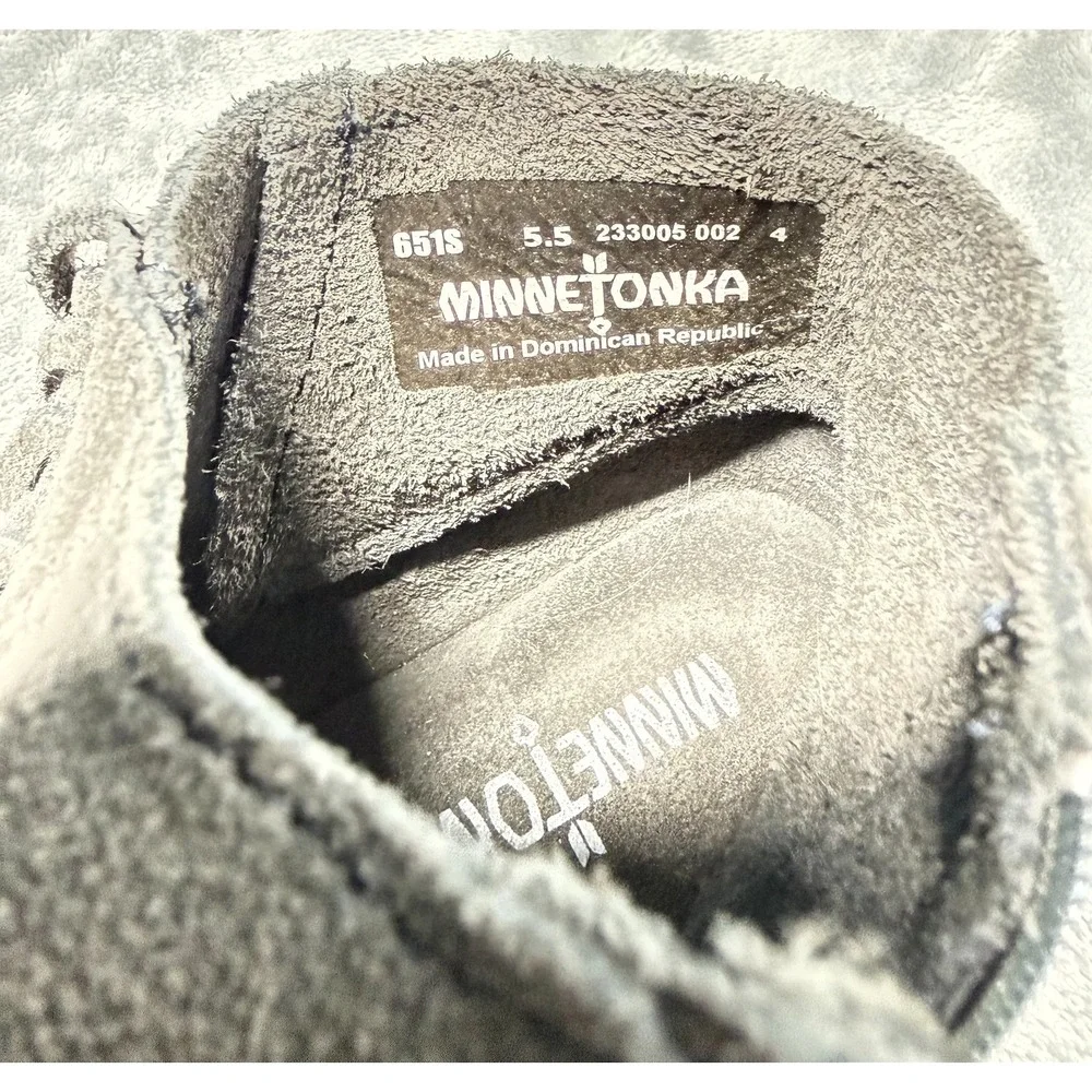 Minnetonka Boots Womens 5.5 Gray Suede Fringe Ankle Moccasin Zip